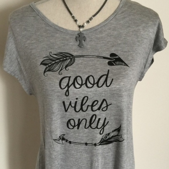 𝅺GOOD Vibes Only/Graphic Tee. Price firm. - Picture 3 of 3